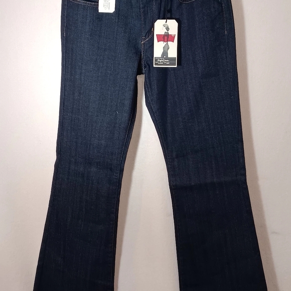 Levi's Boot Cut Dark Wash Women's Dark Blue Jeans NWT size 10 short - Picture 4 of 13